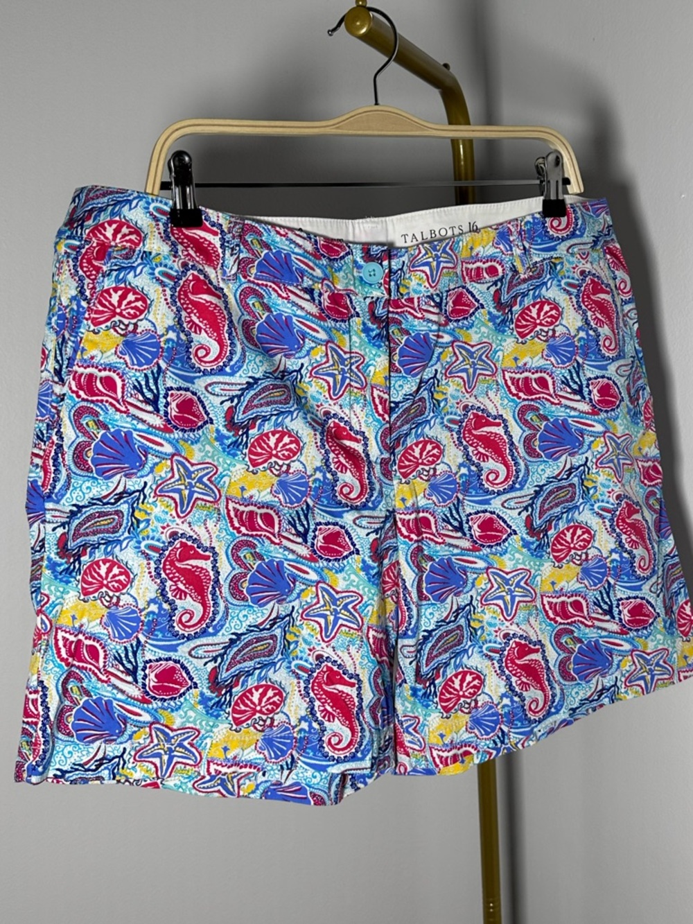 Talbots Pink, Blue & Yellow Seashell Print Casual 7" Shorts-Summer Essential!